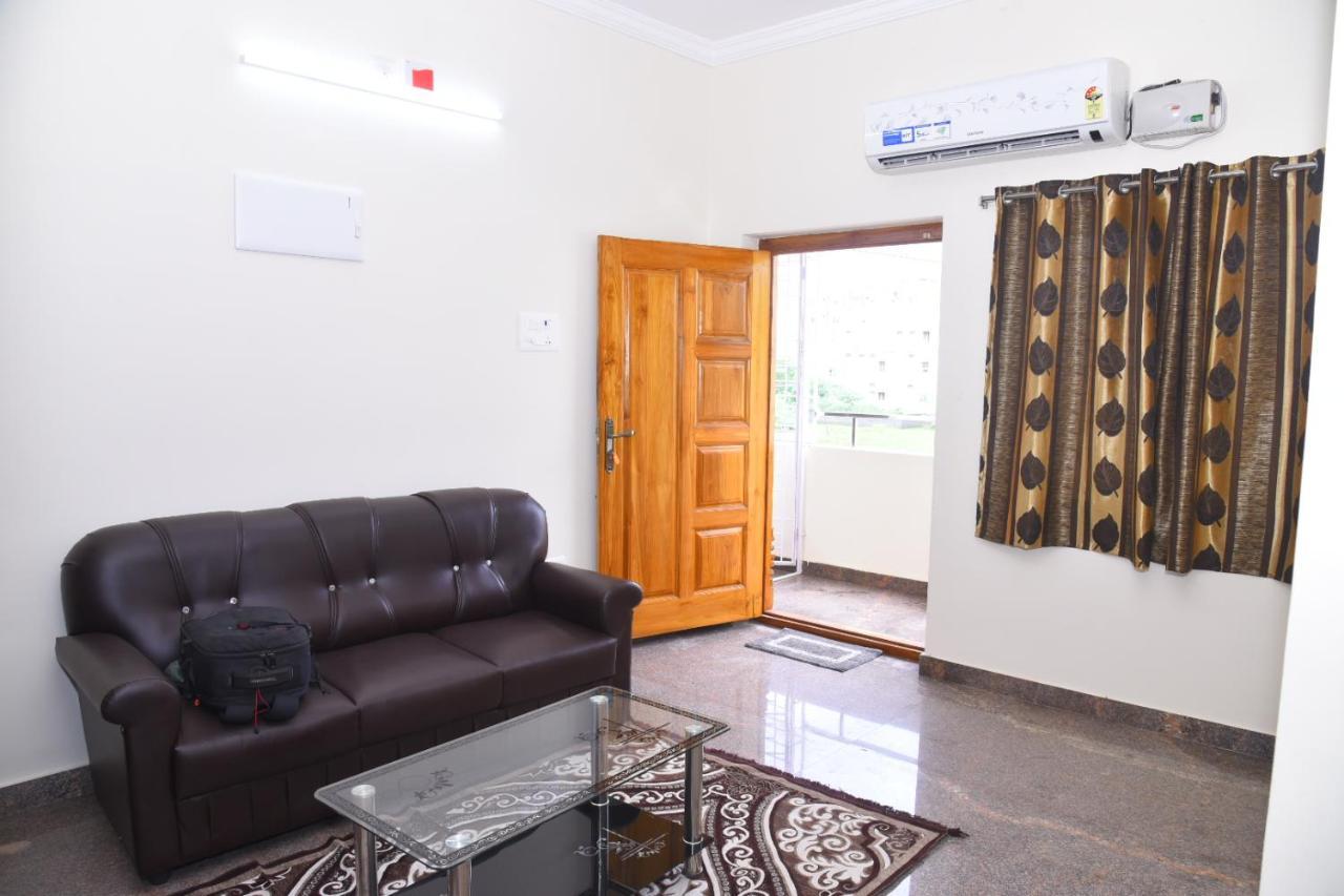Four Seasons Home Stay تيروباتي المظهر الخارجي الصورة