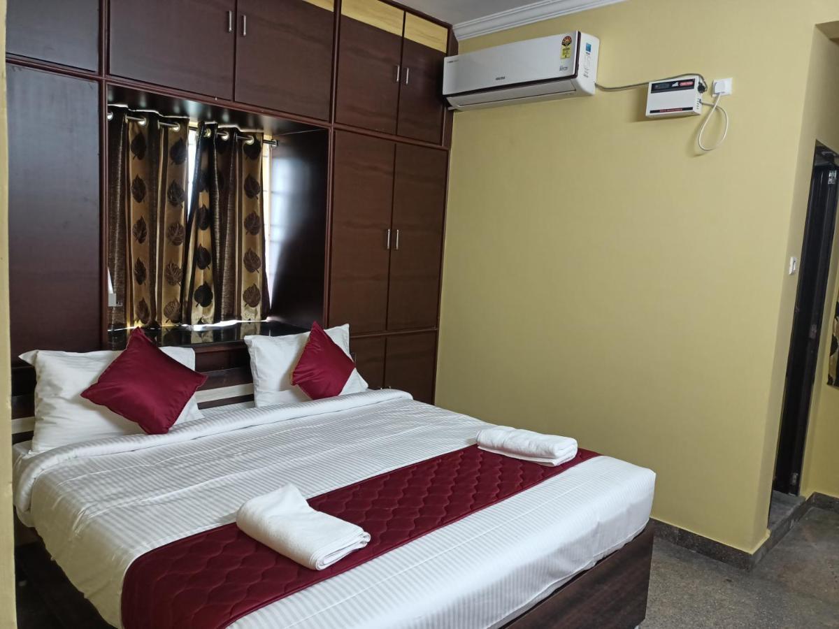 Four Seasons Home Stay تيروباتي المظهر الخارجي الصورة