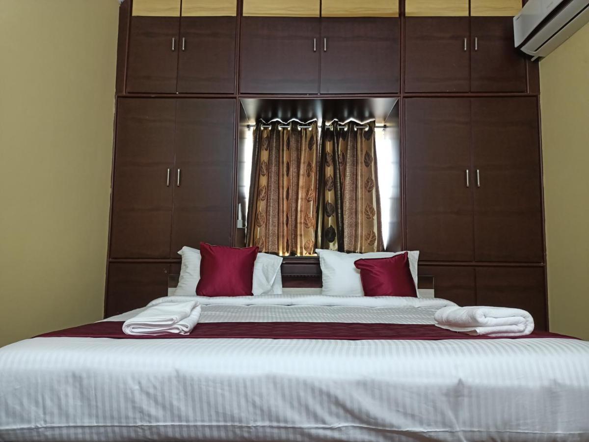 Four Seasons Home Stay تيروباتي المظهر الخارجي الصورة