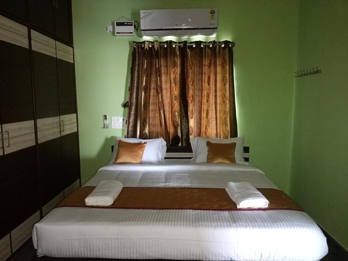 Four Seasons Home Stay تيروباتي المظهر الخارجي الصورة
