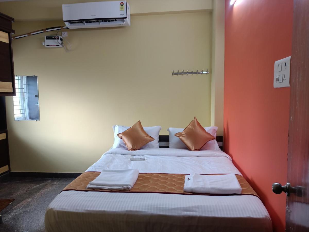 Four Seasons Home Stay تيروباتي المظهر الخارجي الصورة