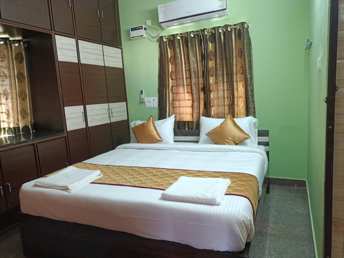 Four Seasons Home Stay تيروباتي المظهر الخارجي الصورة
